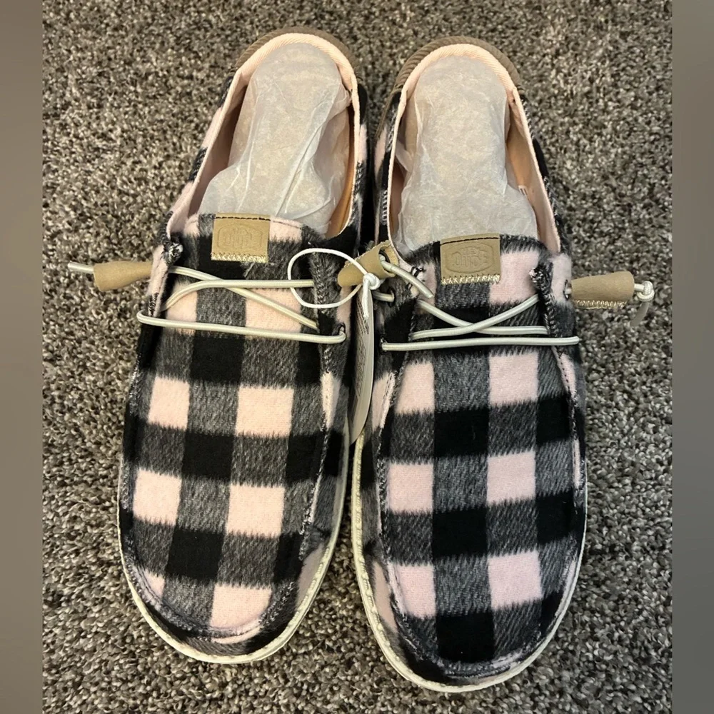 Women’s Pale Pink and Black Wendy Buffalo Plaid Hey Dude Shoes - Size 11 - Picture 2 of 5